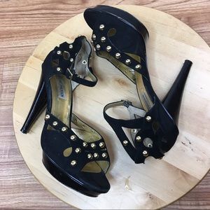 🦄Steve Madden high heels pump sassy shoes. Size 9